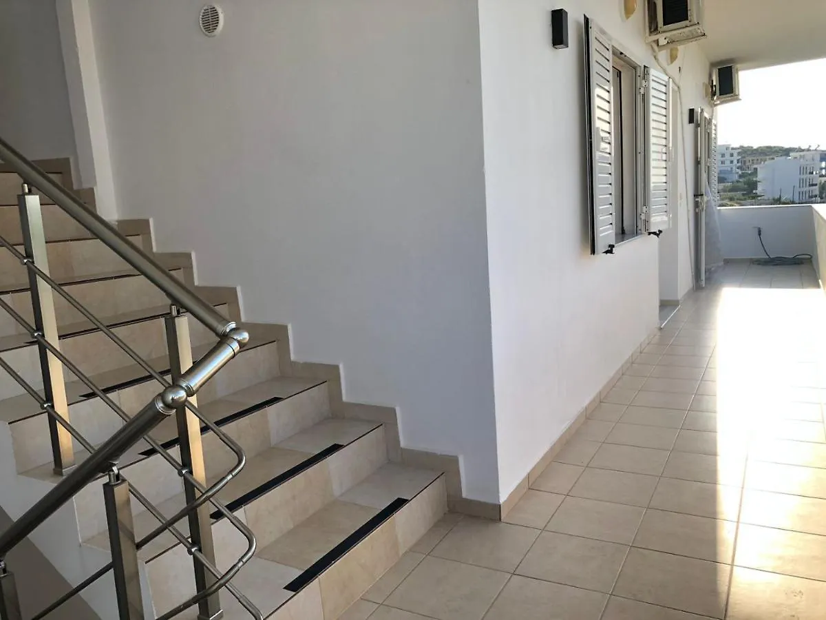 Villa Zotaj 사밀 아파트